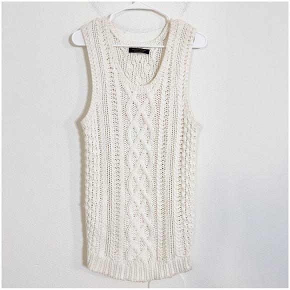 Mr.Gentlemen Cable Knit Sleeveless sweater vest